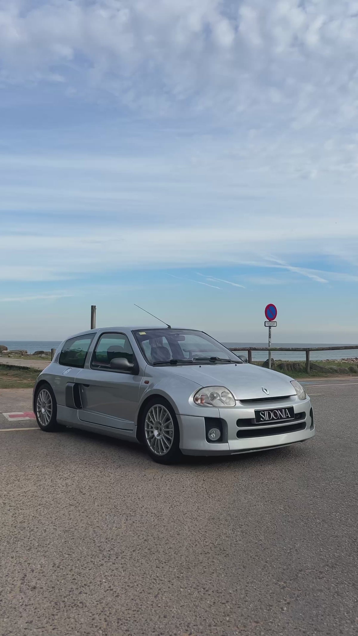 RENAULT CLIO V6 2001