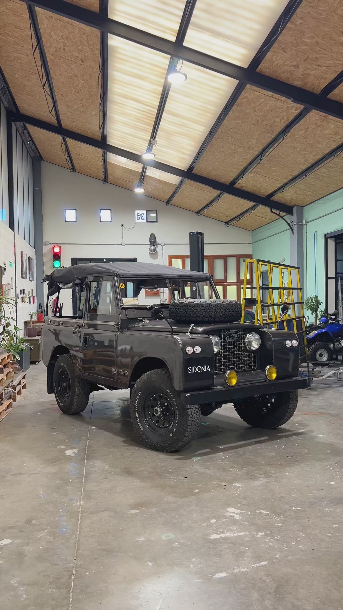 LAND ROVER 88 1972
